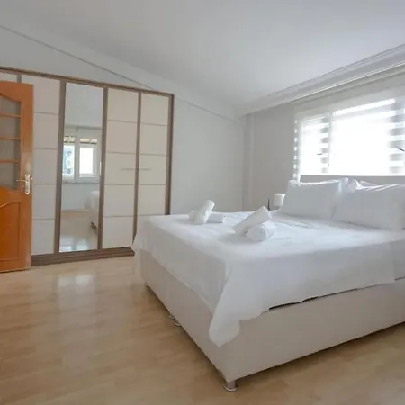 5 Bedroom Huge With Terrace Near Profilo Shopping Mall Lägenhet *