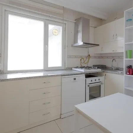 5 Bedroom Huge With Terrace Near Profilo Shopping Mall Lägenhet *