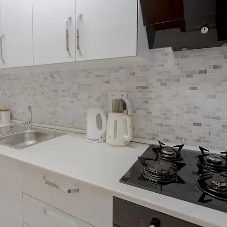 5 Bedroom Huge With Terrace Near Profilo Shopping Mall Lägenhet