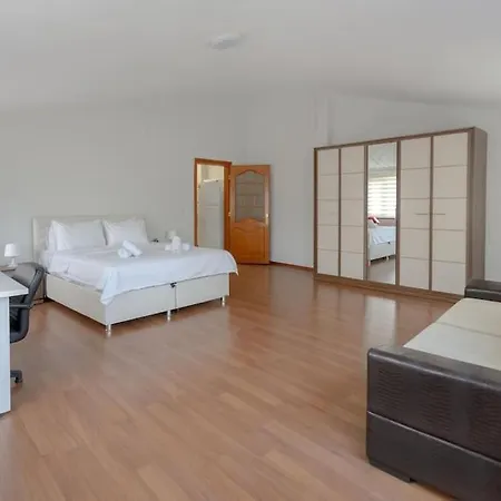 Lägenhet 5 Bedroom Huge With Terrace Near Profilo Shopping Mall Istanbul