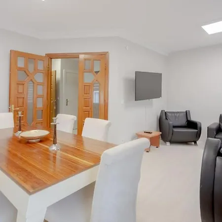 Lägenhet 5 Bedroom Huge With Terrace Near Profilo Shopping Mall *